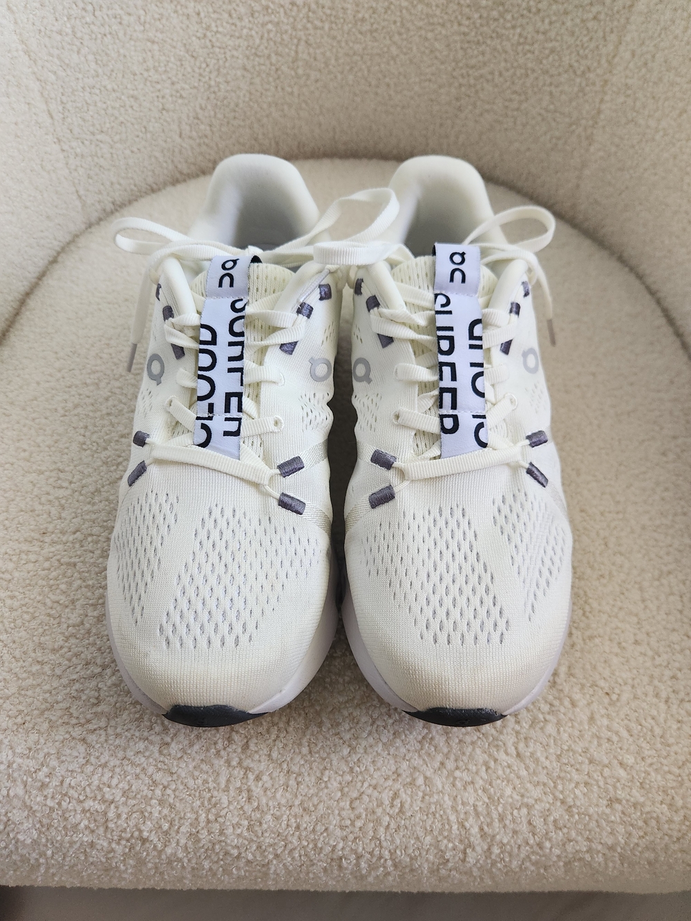 Men’s White Sneakers Size 8 - Picture 2 of 16